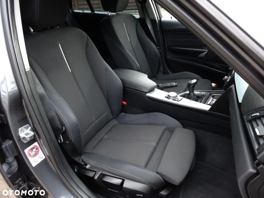 BMW Seria 3 318d Sport Line - 27