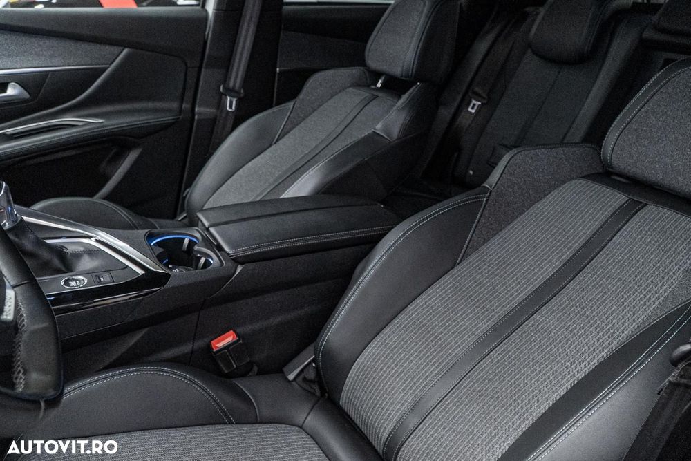 Peugeot 3008 1.2 PureTech 130 BVM6 Allure Pack - 17