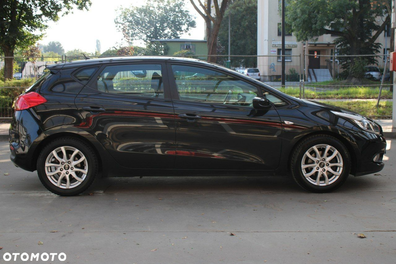 Kia Ceed Cee'd 1.4 L - 6