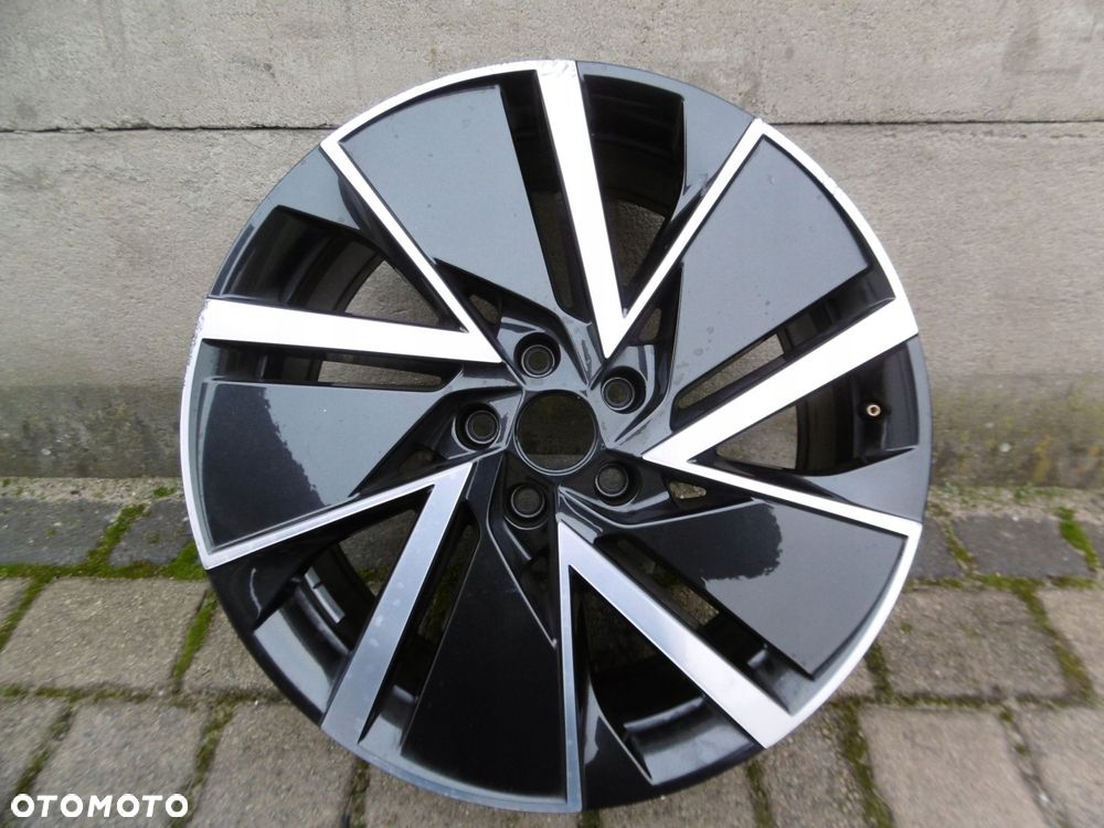 skoda superb iii 3v0 8jx19h2 et44 5x112 - felga - 1