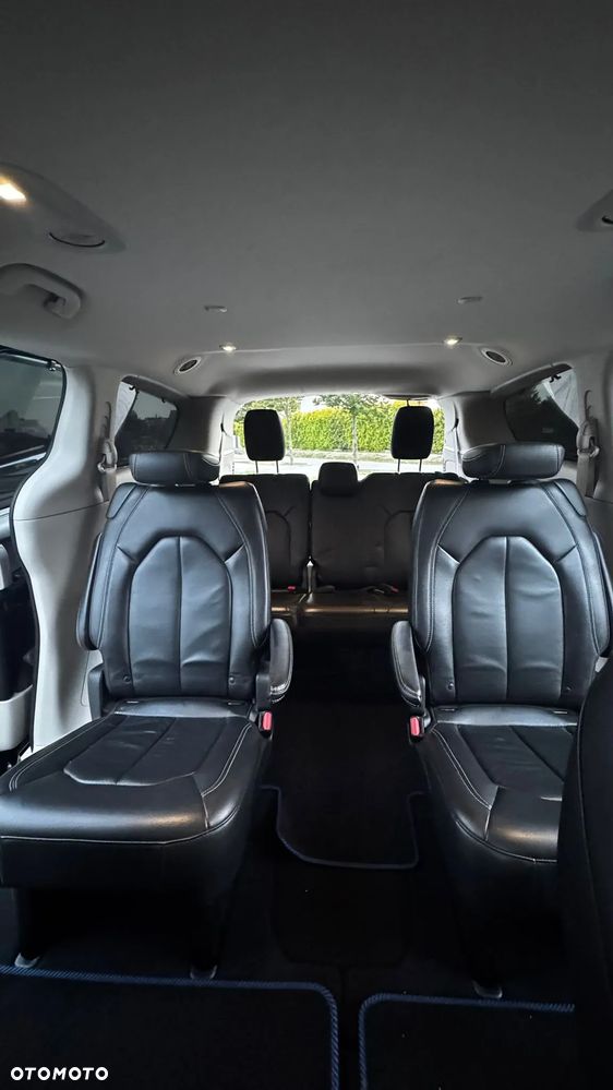 Chrysler Pacifica - 7