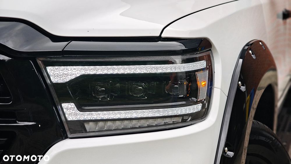 RAM 1500 5.7 Crew Cab Shortbed Bighorn Black - 9