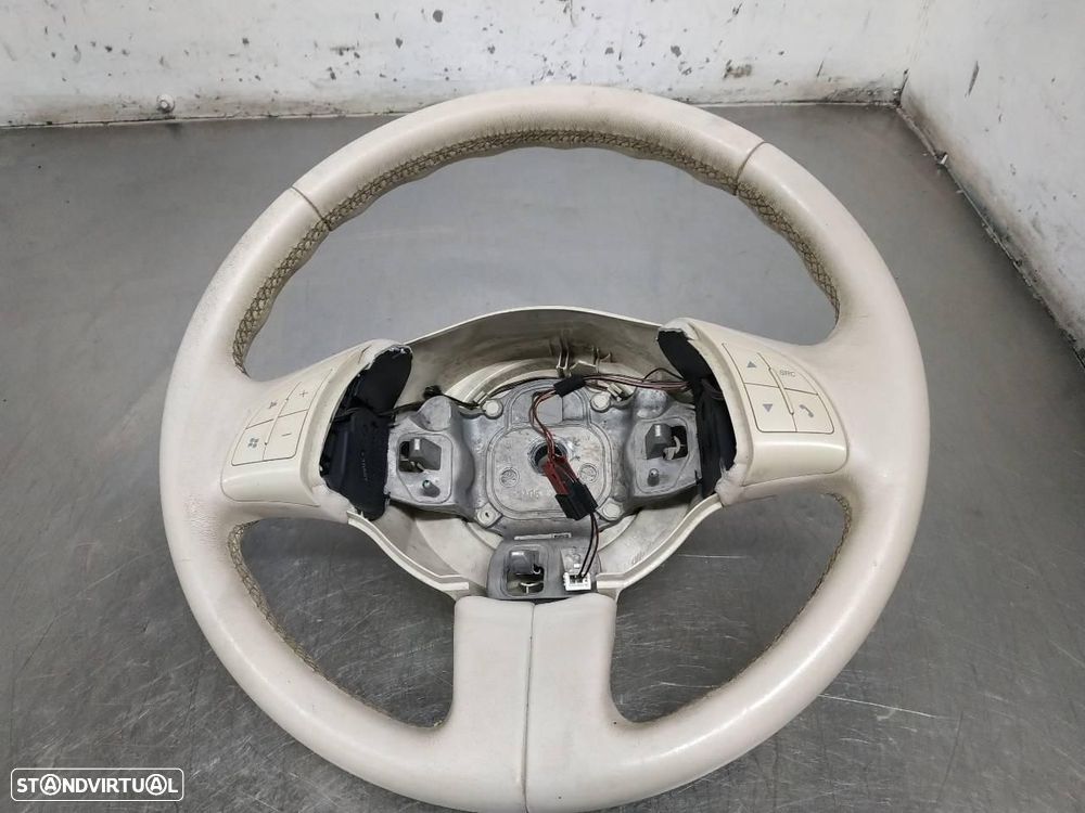 VOLANTE FIAT SIN DEFINIR - 1