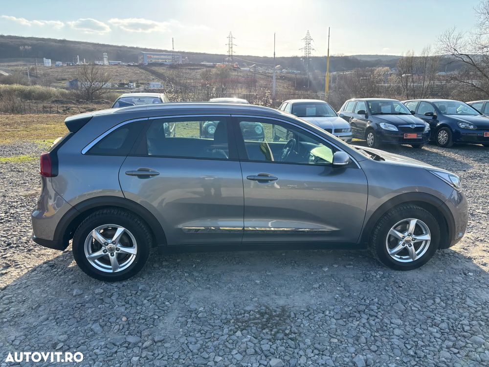 Kia Niro 1.6 GDI PHEV 2WD Aut. Vision - 17