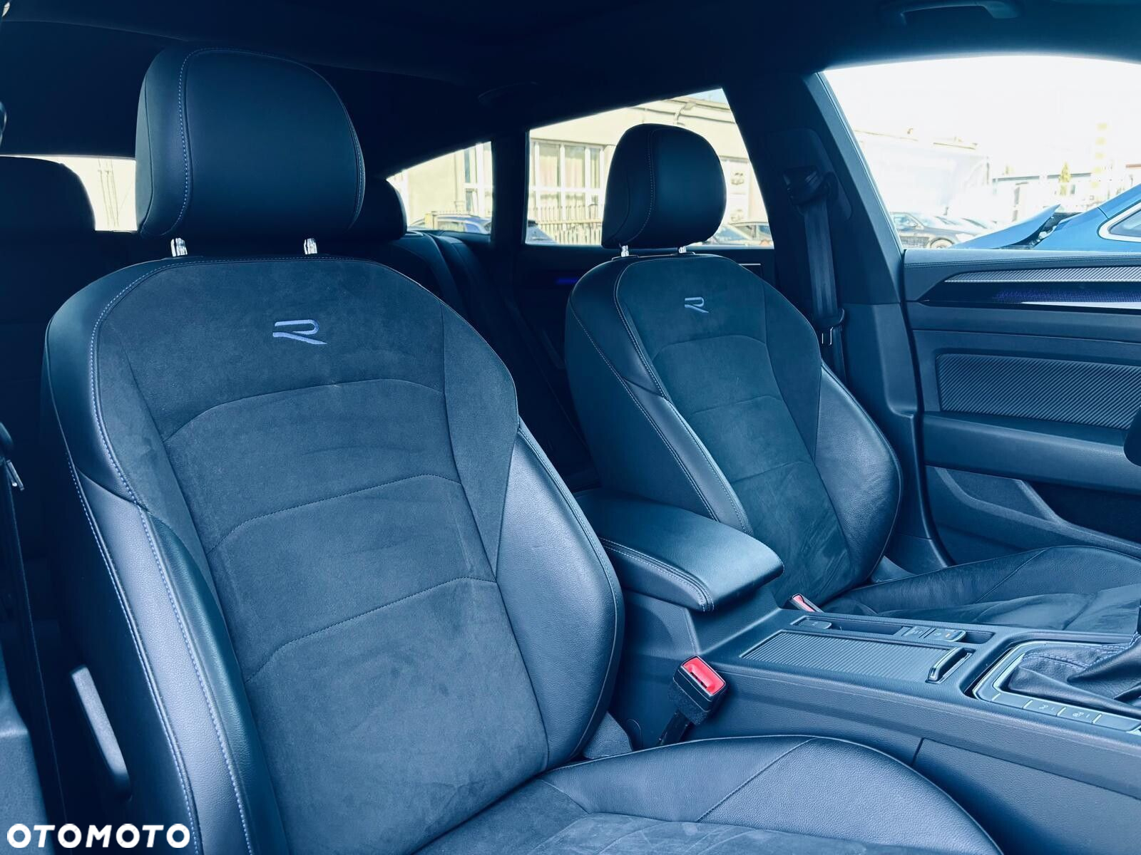 Volkswagen Arteon 2.0 TSI 4Motion R DSG - 19