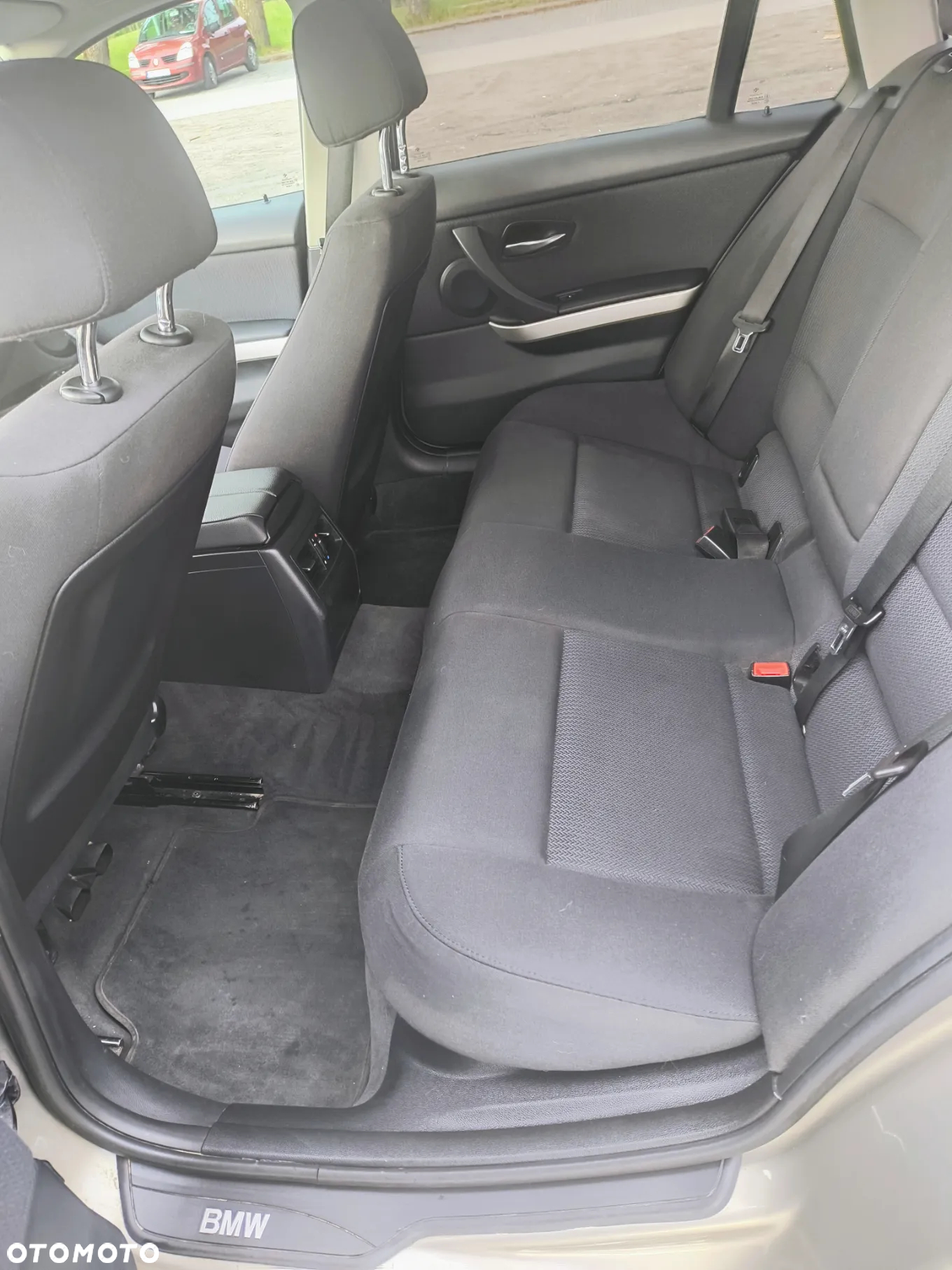 BMW Seria 3 318d - 13