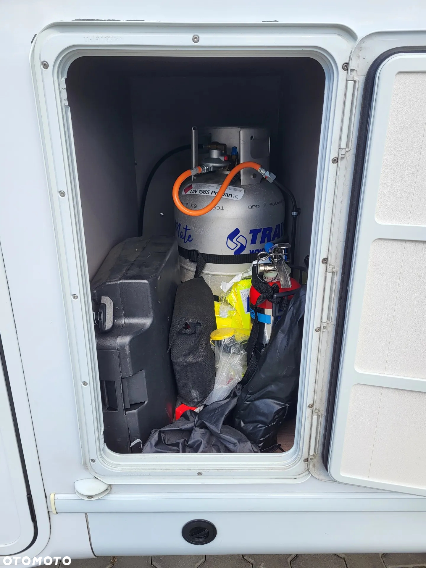 LMC Tourer Lift H730G - Kampery 4-osobowy - 35