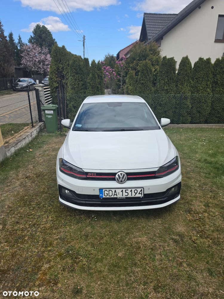 Volkswagen Polo - 2