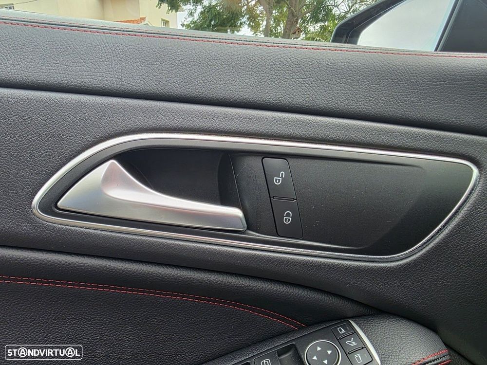 Mercedes-Benz CLA 45 AMG 4Matic 7G-DCT - 37