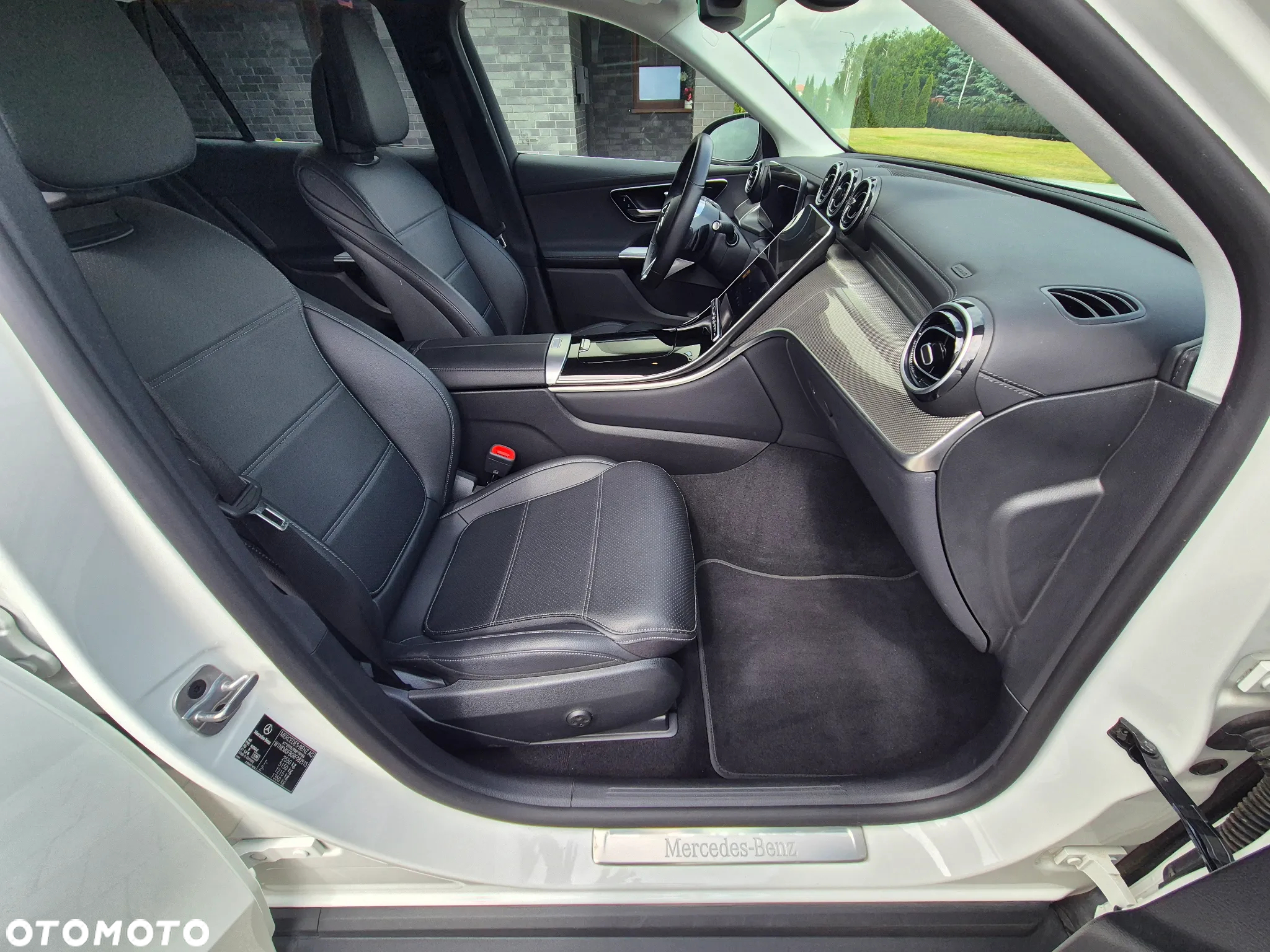 Mercedes-Benz GLC - 33