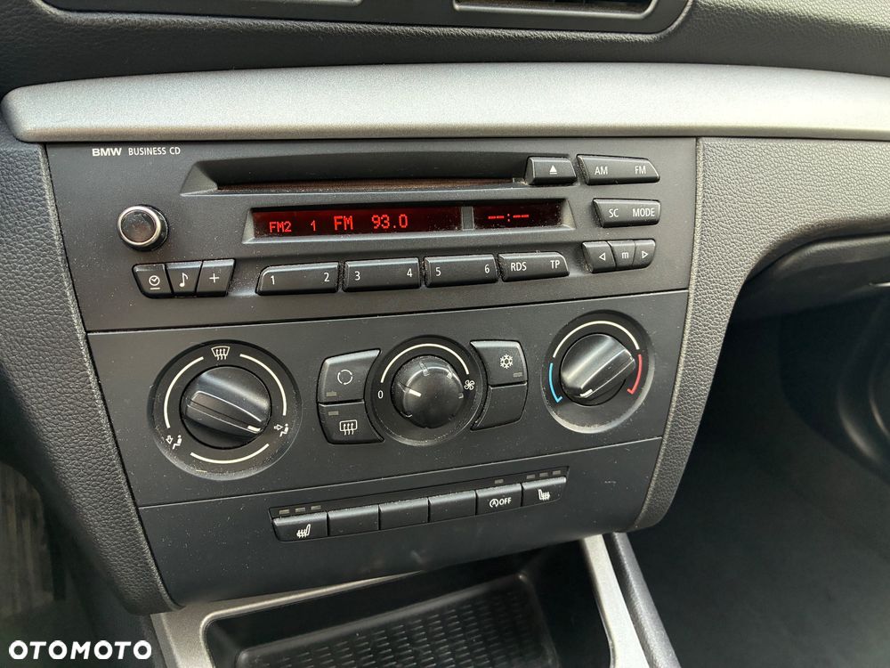 BMW Seria 1 116i - 11
