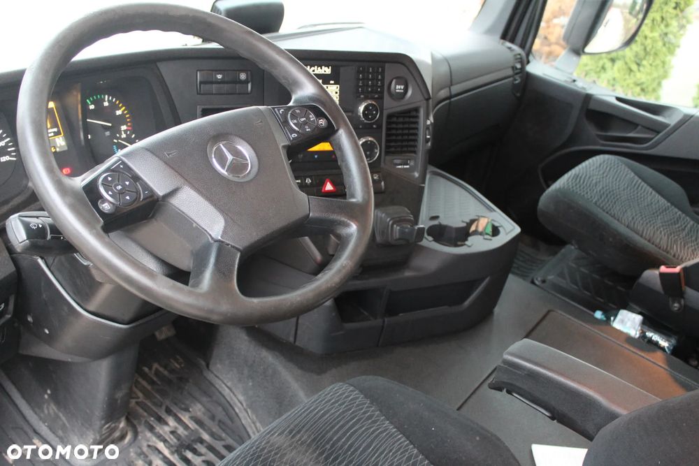 Mercedes-Benz AROCS 1851 z Niemiec 4x4 - 16