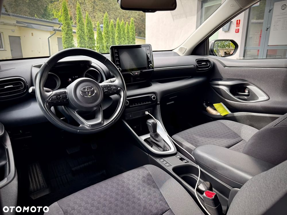 Toyota Yaris - 16