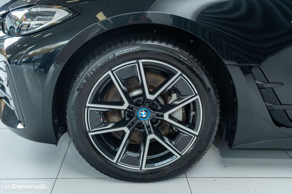BMW i4 eDrive40 Pack Desportivo M - 36