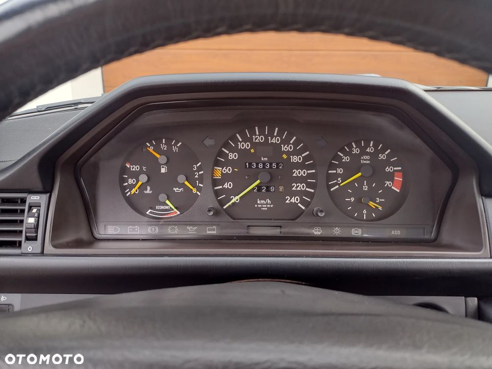 Mercedes-Benz W124 (1984-1993) ver-300-4--matic - 16