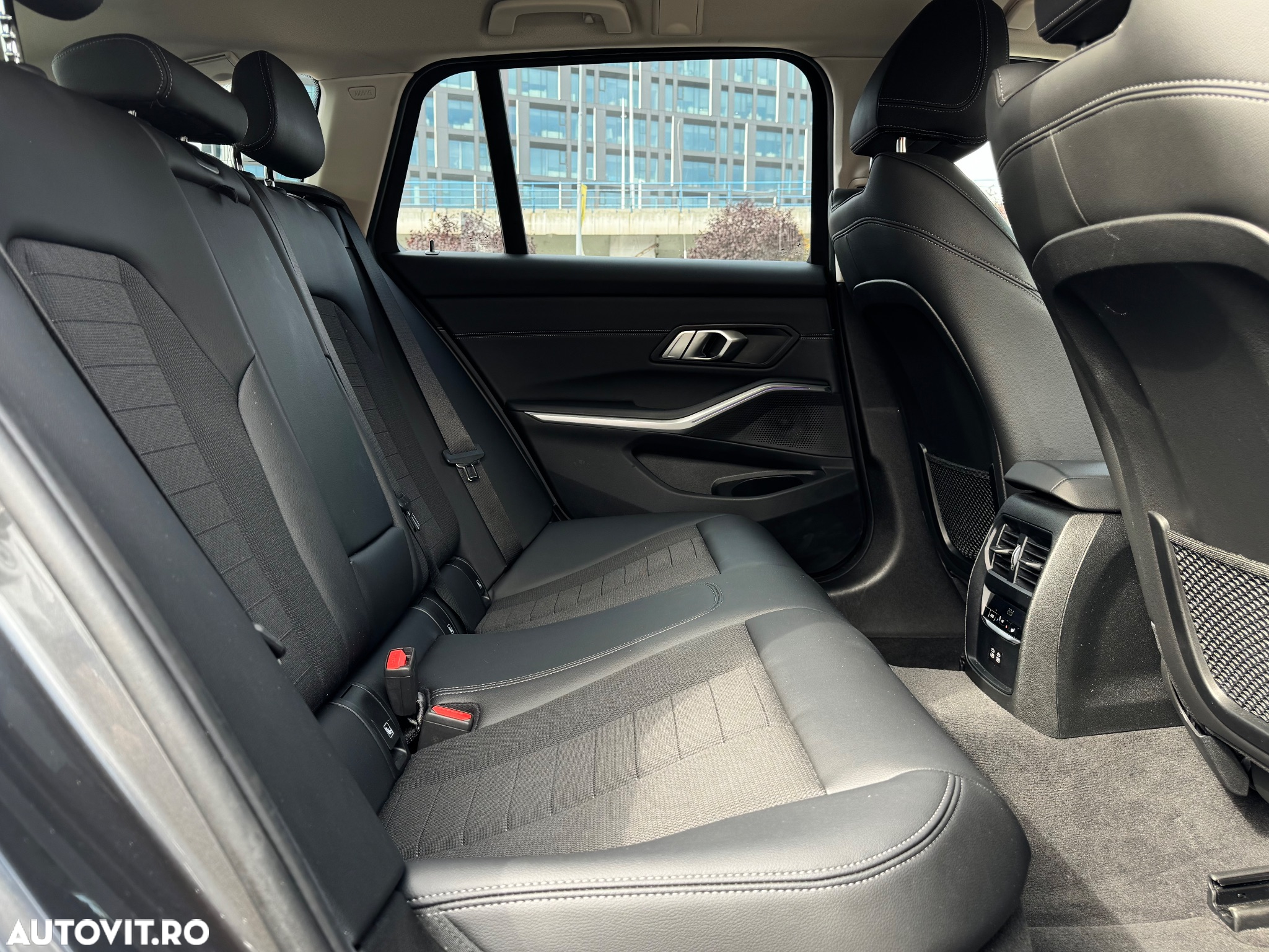 BMW Seria 3 330e Touring Aut. Sport Line - 12