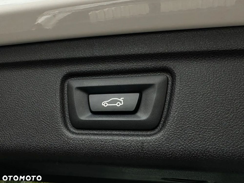 BMW Seria 3 320d xDrive M Sport Sport - 35