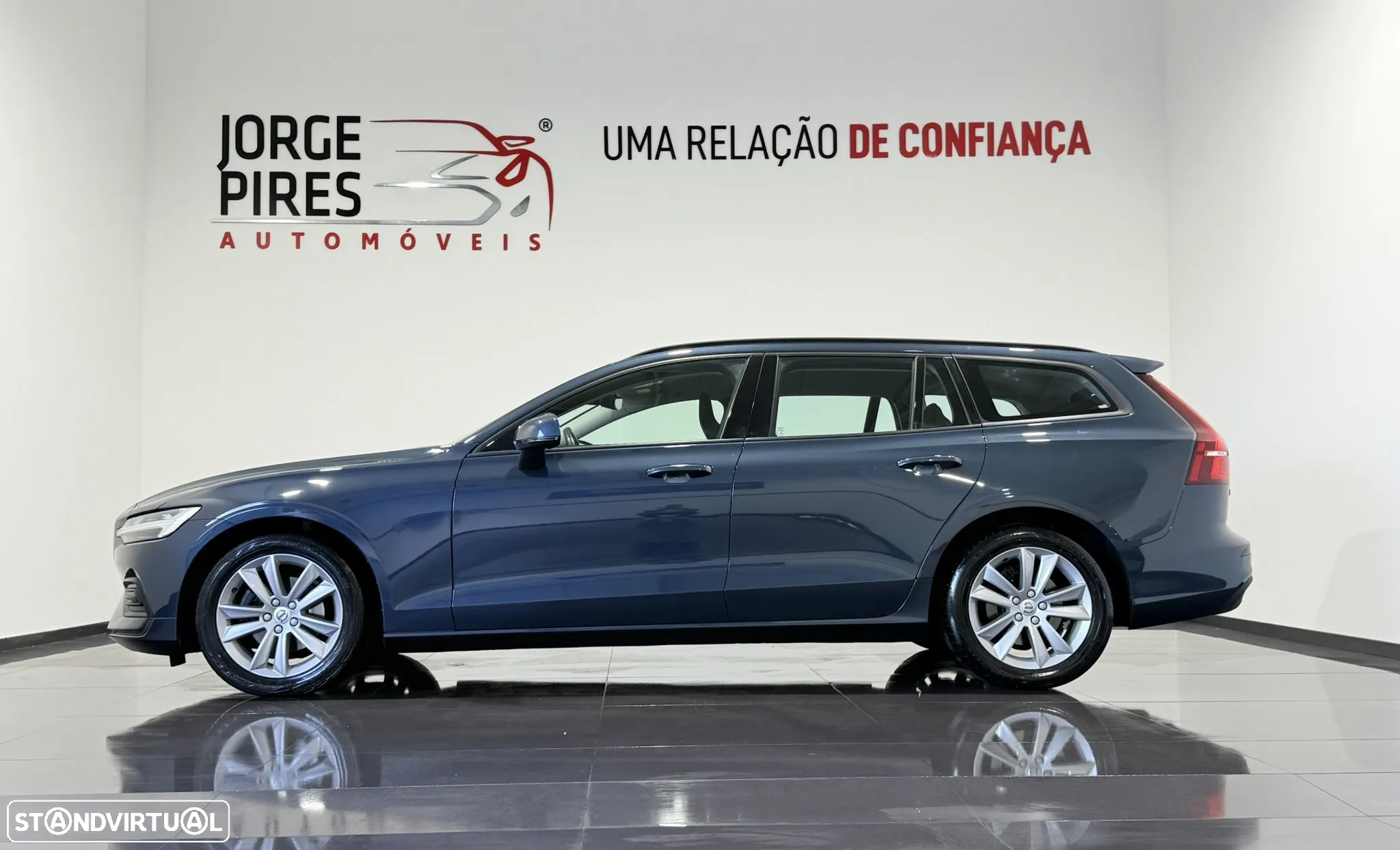 Volvo V60 2.0 D3 Momentum - 4