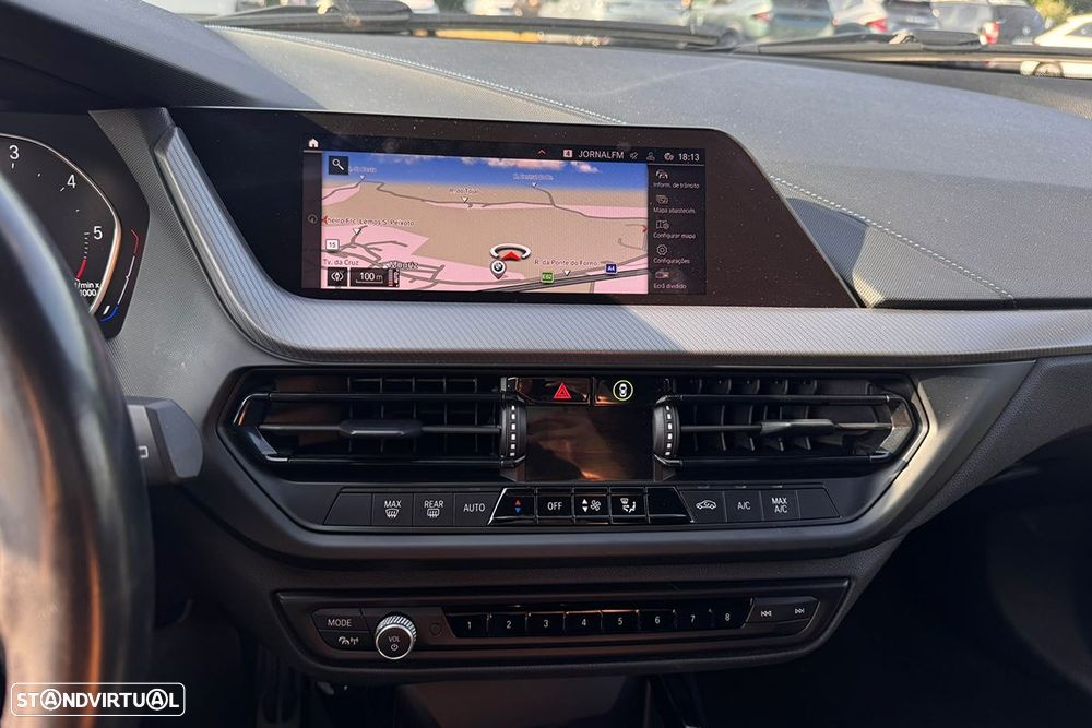 BMW 116 d Pack Desportivo M Auto — fotografia 6