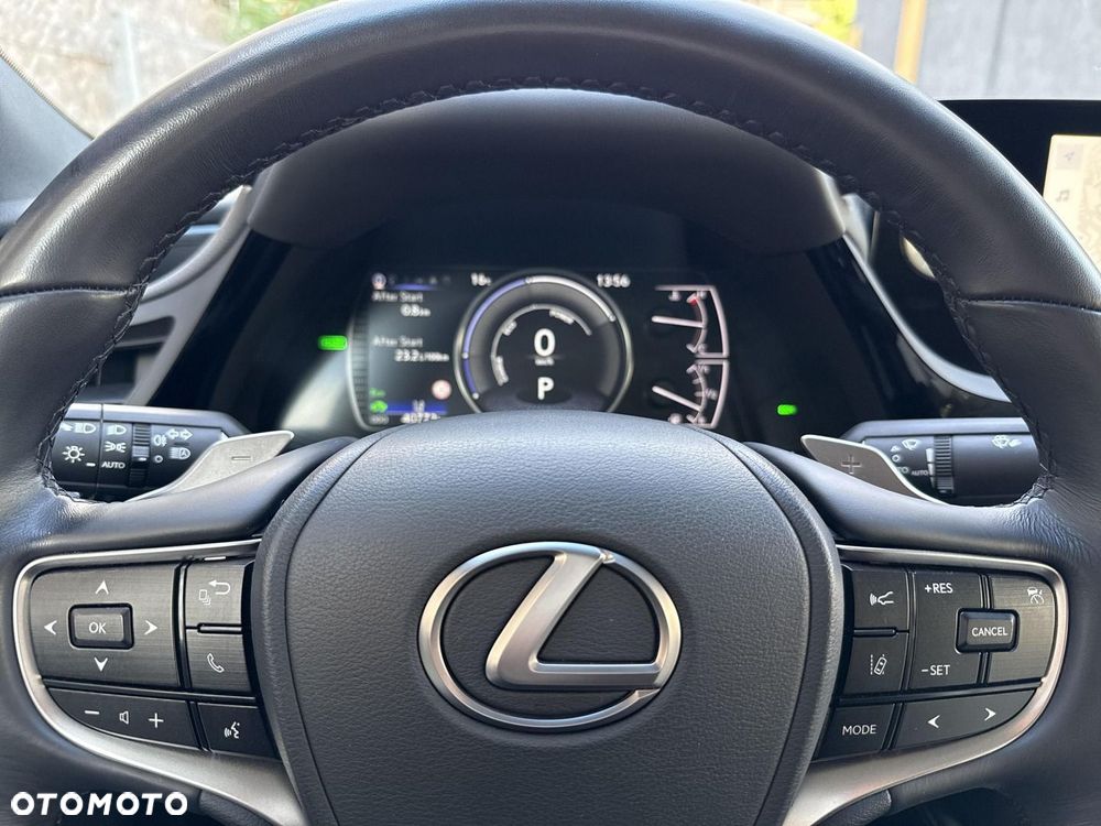 Lexus ES 300h Business Edition - 16