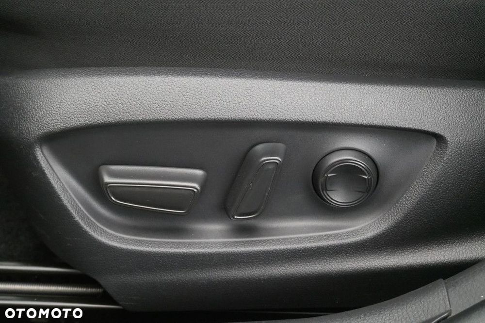 Toyota Camry 2.5 Hybrid Comfort CVT - 27