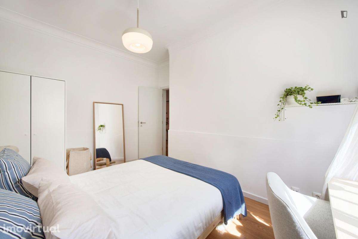 Quarto - localizado em Benfica Lisbon - Grande imagem: 2/29