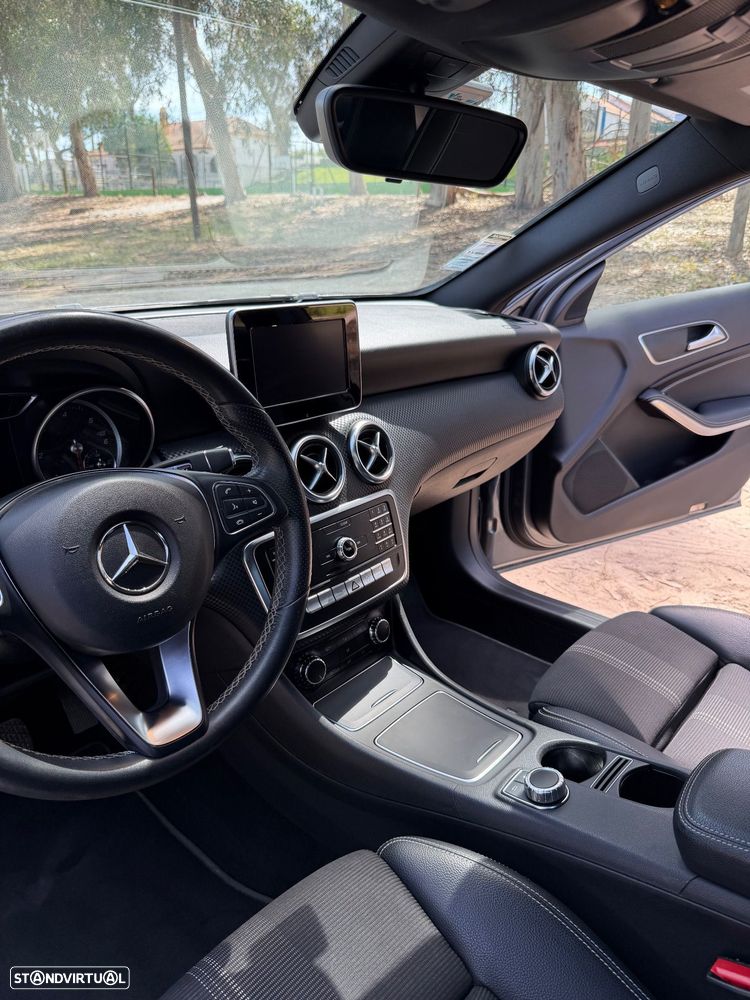 Mercedes-Benz A 180 d Urban Aut. - 10