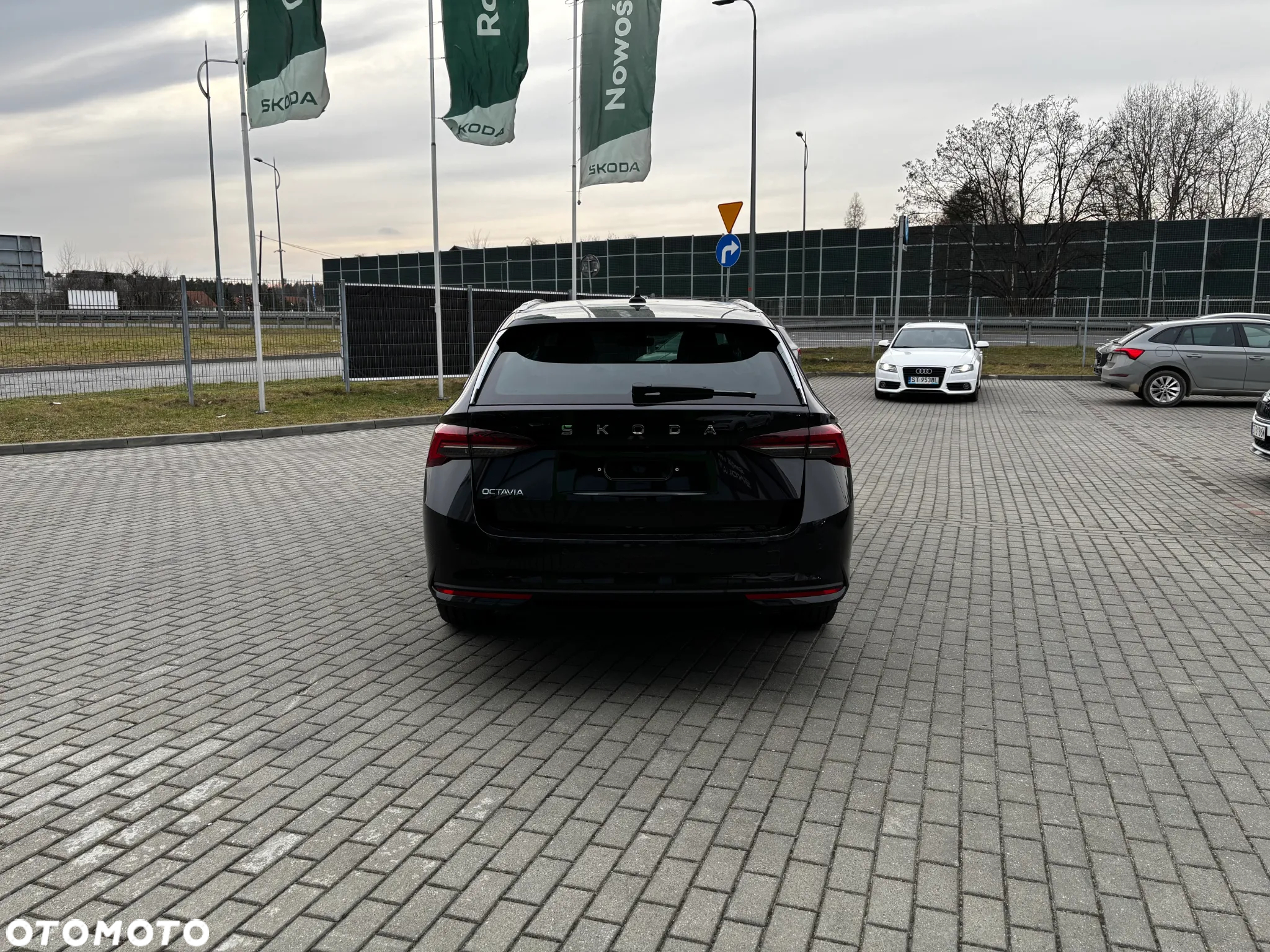 Skoda Octavia 1.5 TSI mHEV Selection DSG - 7