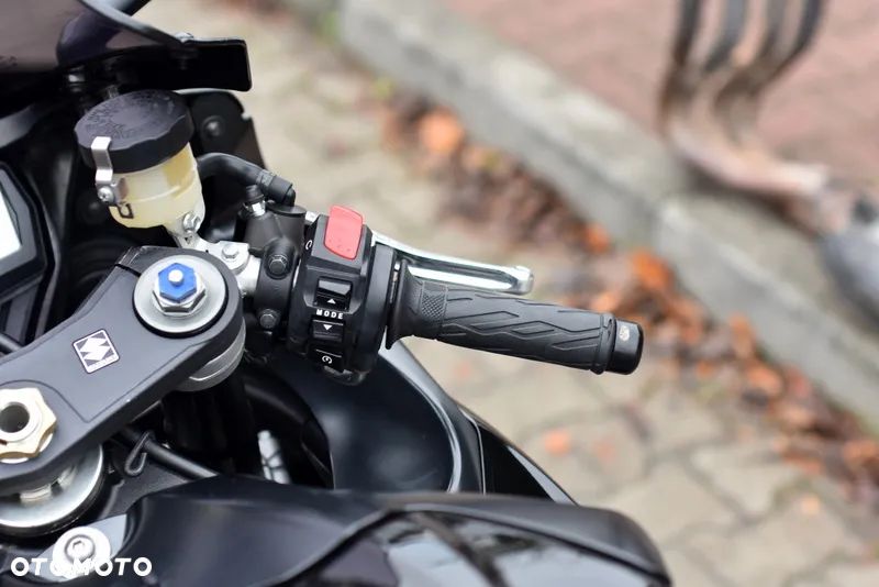 Suzuki GSX-R - 32