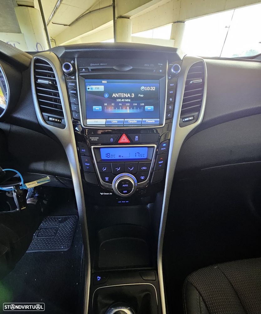 Hyundai i30 1.6 CRDI Blue Style+Navi - 9