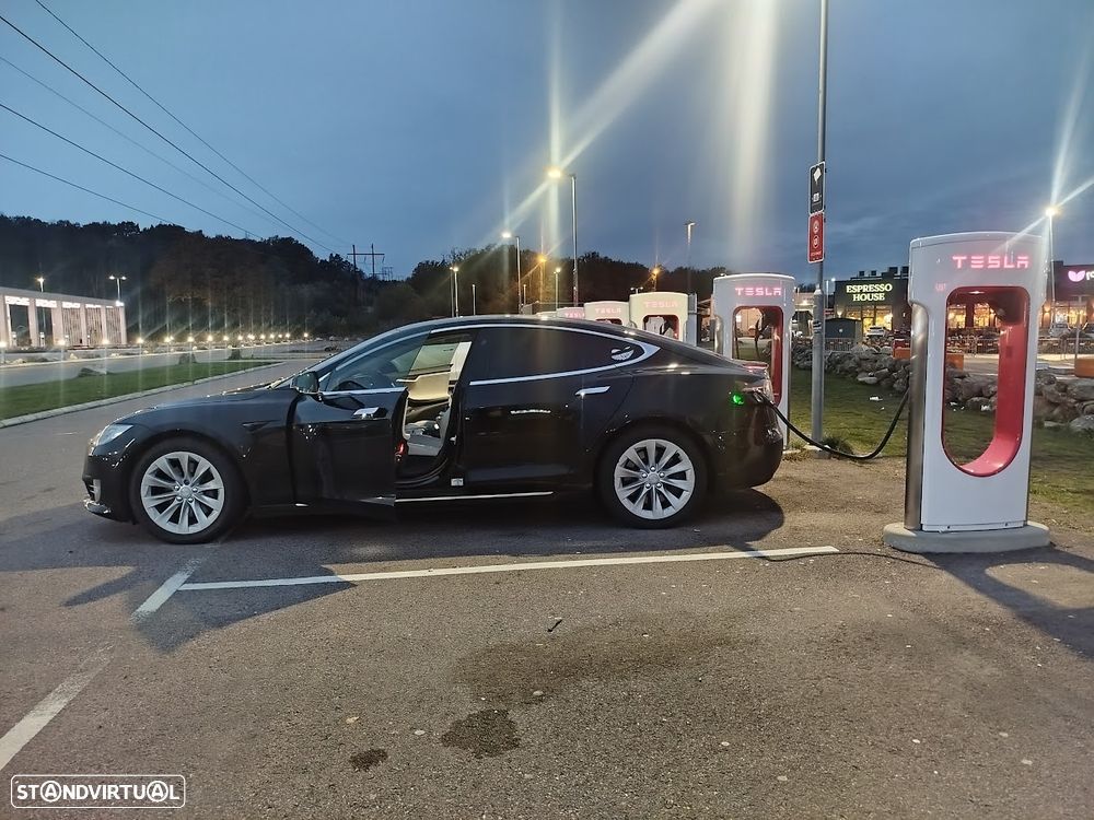 Tesla Model S - 15