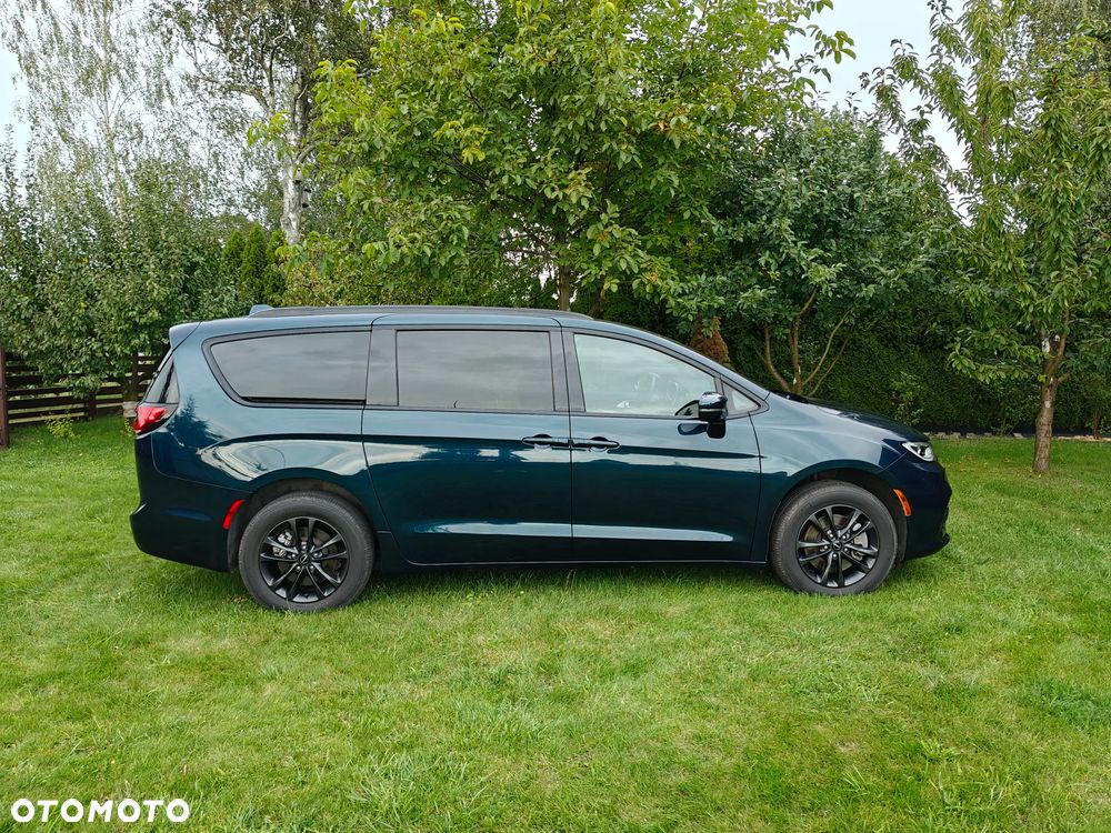 Chrysler Pacifica - 4