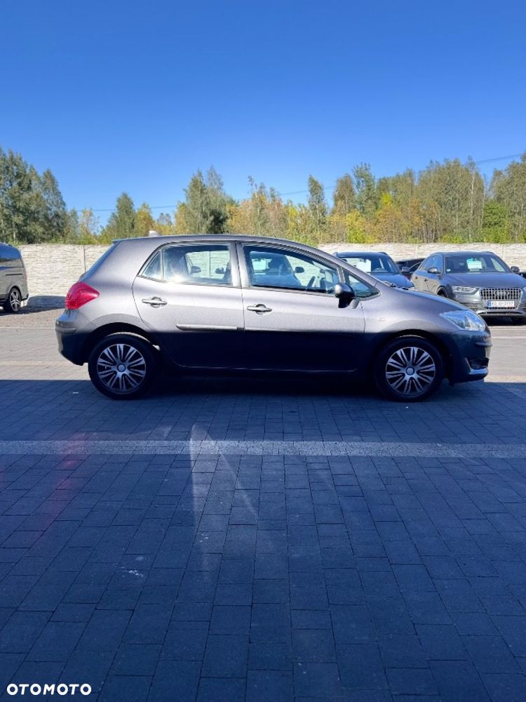 Toyota Auris - 8