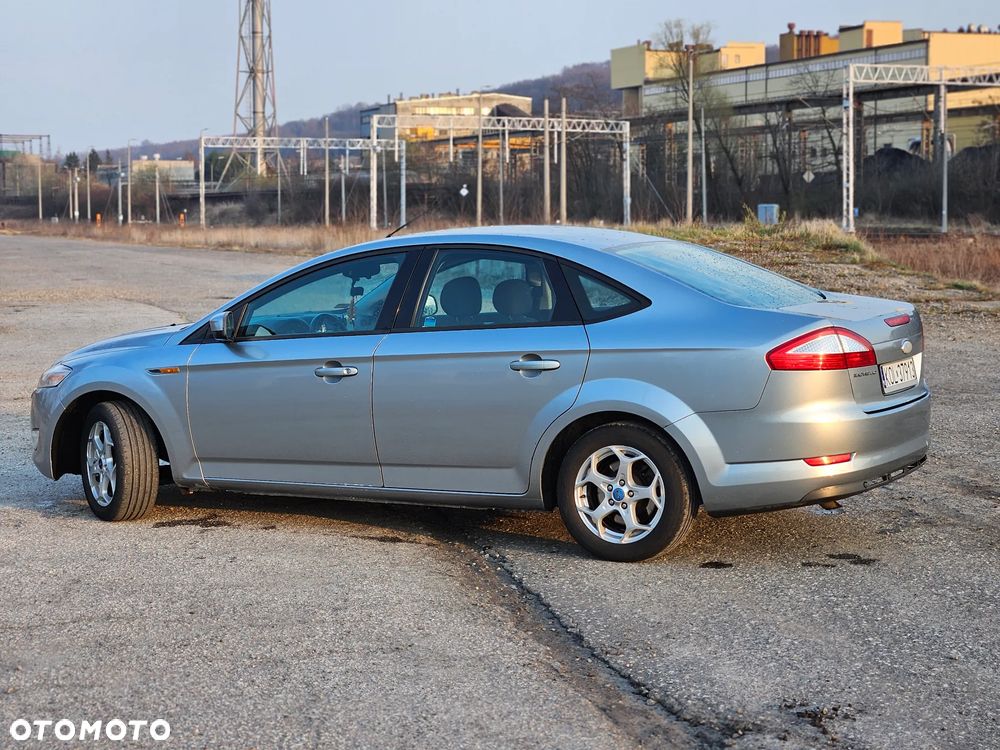 Ford Mondeo 1.8 TDCi Ambiente - 4
