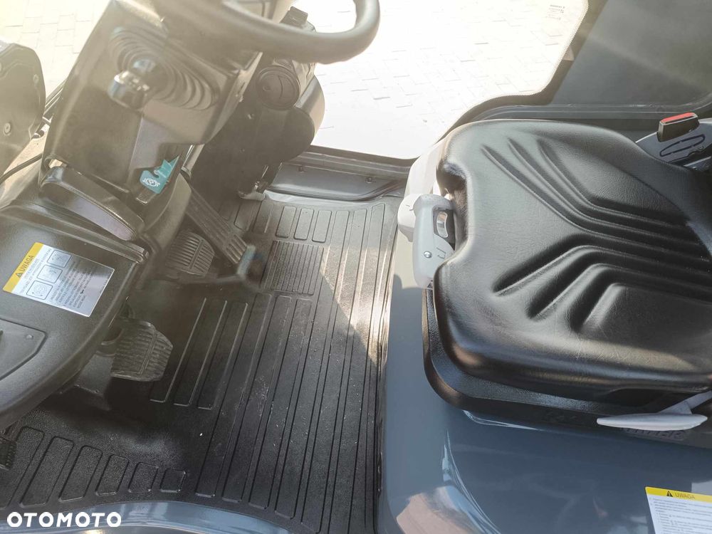 Toyota 8FG25 Kabina 2023 rok benzyna/gaz opony superelastyczne jak NOWY - 24