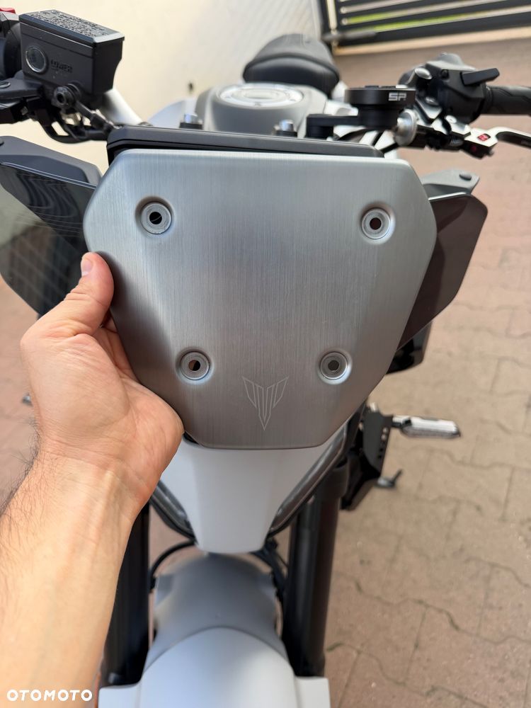 Yamaha MT - 19