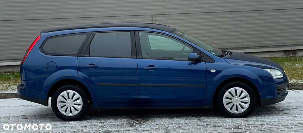 Ford Focus 1.8 Ghia - 15