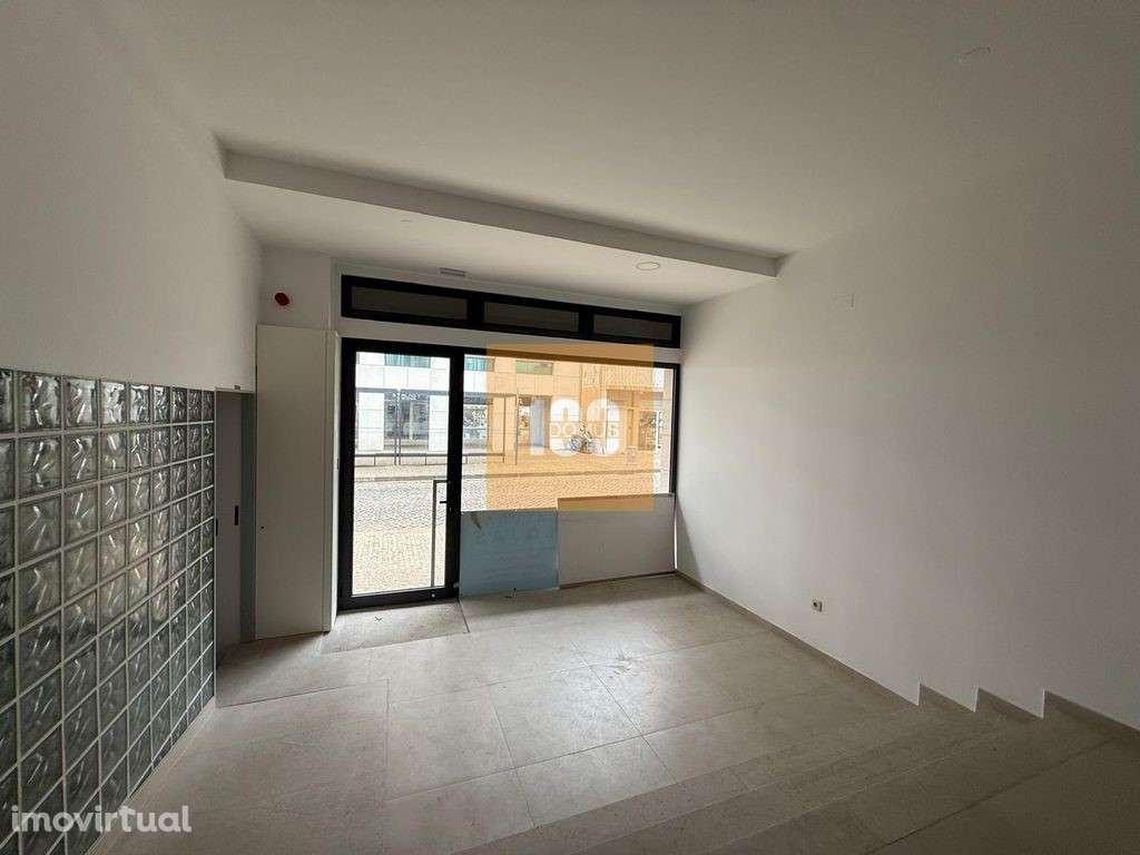 Loja nova no centro da Maia - Grande imagem: 2/25