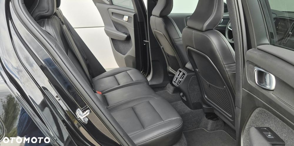 Volvo XC 40 - 31
