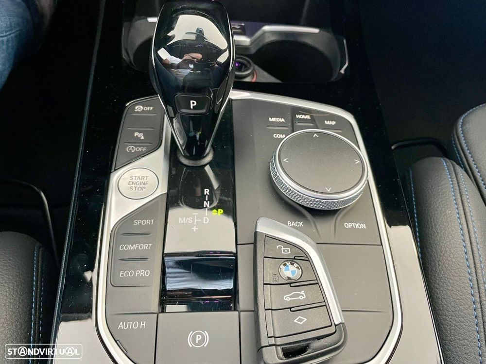 BMW 116 d Pack Desportivo M Auto - 26