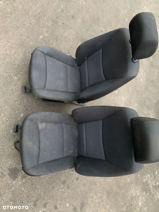 FOTELE PRZEDNIE Z AIRBAG Z BOKU BMW E90 E91 LIFT - 1