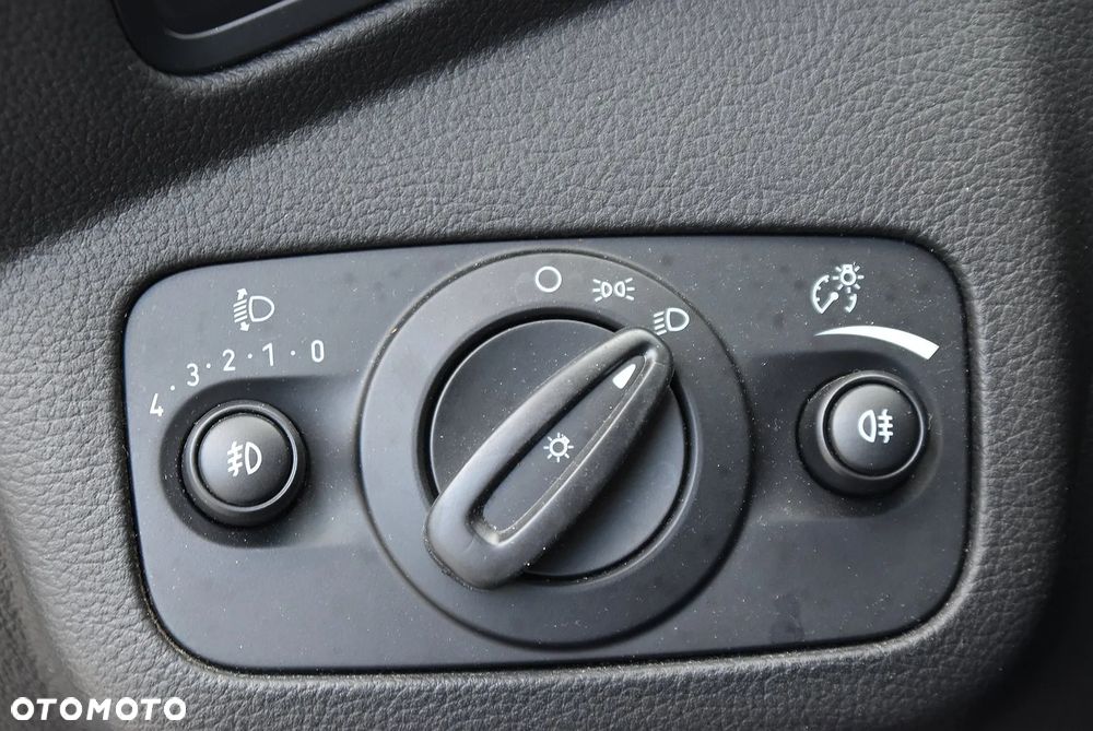 Ford Kuga - 27