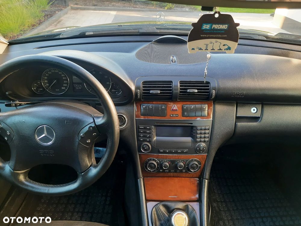 Mercedes-Benz Klasa C 180 Kompressor Sport Edition - 16