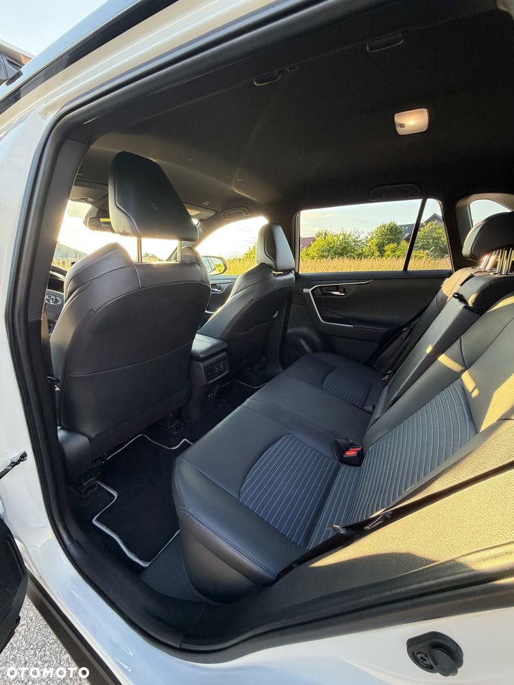 Toyota RAV4 - 10