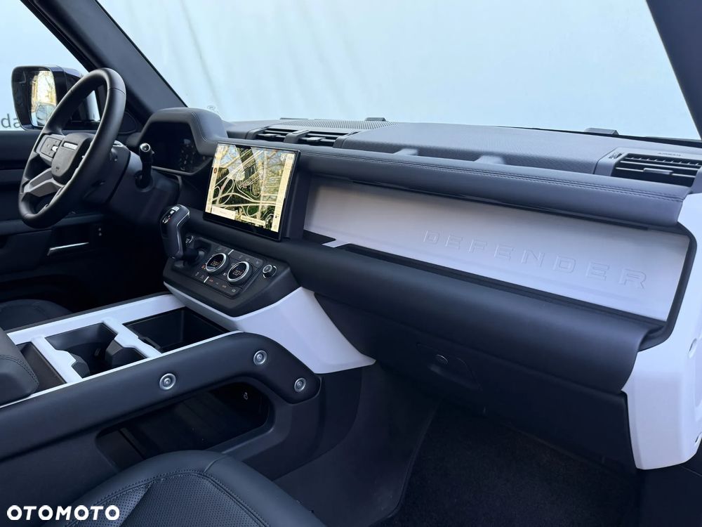 Land Rover Defender 110 D250 S - 8