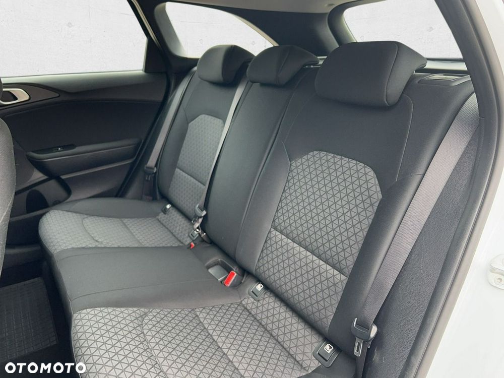 Kia Ceed - 23