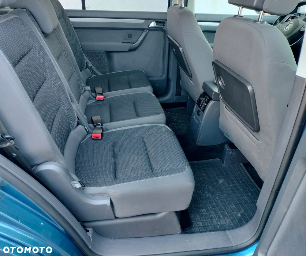 Volkswagen Touran 1.6 TDI DPF Cross DSG - 11