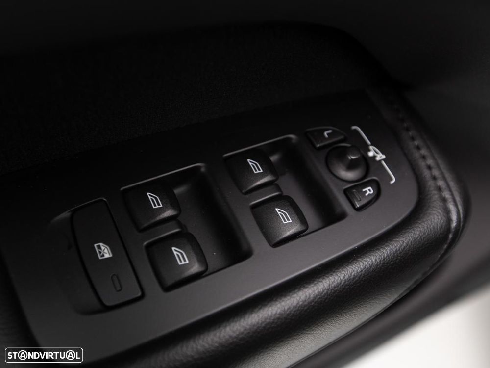 Volvo XC 60 2.0 T8 PHEV Inscription Expression AWD - 17