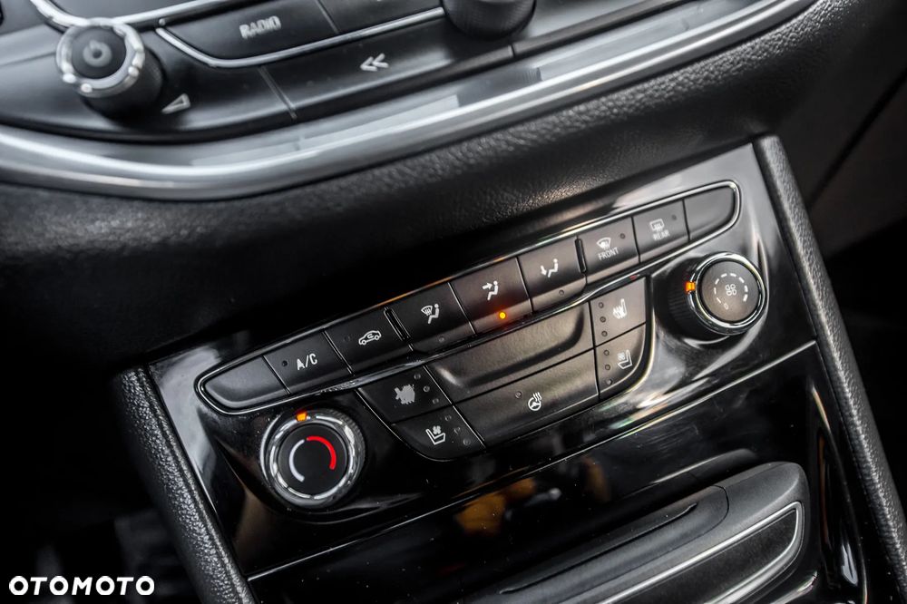 Opel Astra V 1.4 T Dynamic S&S - 30