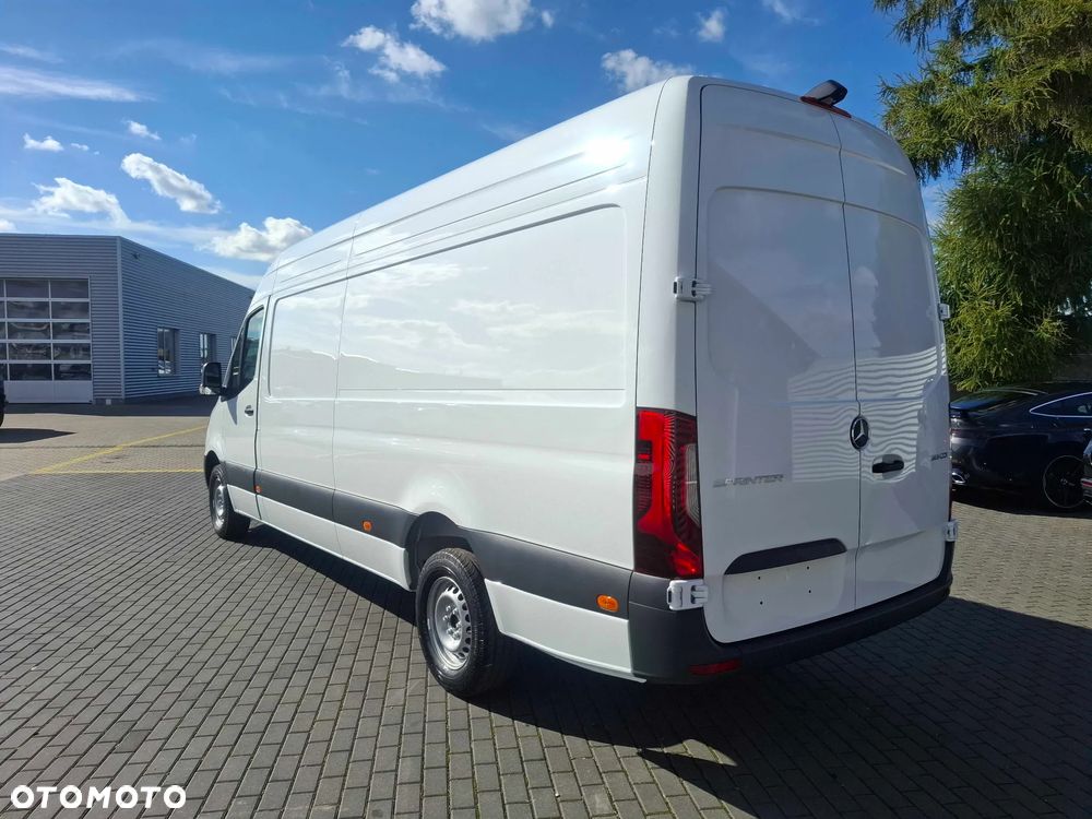 Mercedes-Benz Sprinter 319 - 6